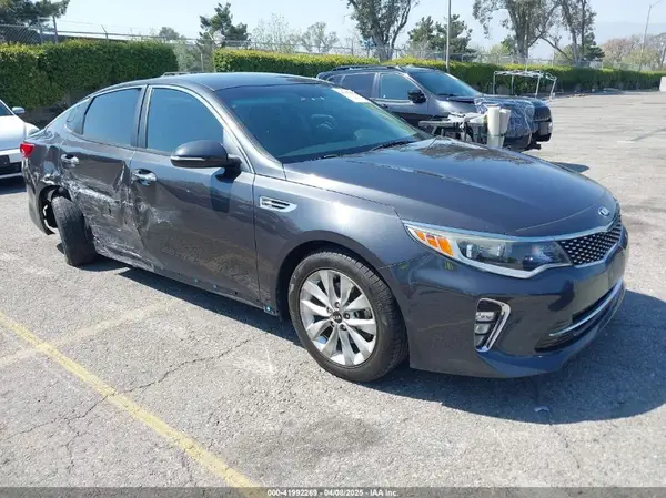 5XXGT4L31JG240046 2018 KIA OPTIMA - Image 1
