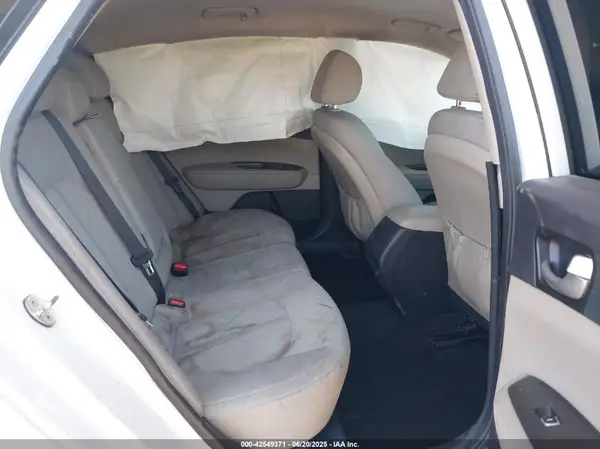 5XXGT4L31JG240077 2018 KIA OPTIMA - Image 8