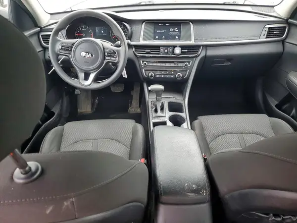5XXGT4L31JG240256 2018 KIA OPTIMA - Image 8