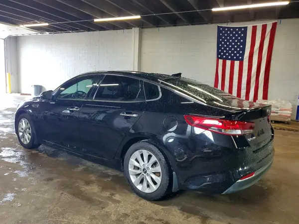 5XXGT4L31JG240418 2018 KIA OPTIMA - Image 2