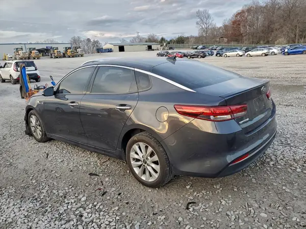 5XXGT4L31JG242072 2018 KIA OPTIMA - Image 2