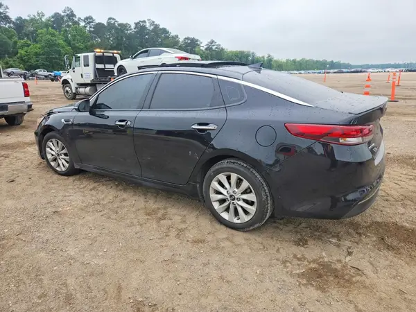 5XXGT4L31JG243688 2018 KIA OPTIMA - Image 2