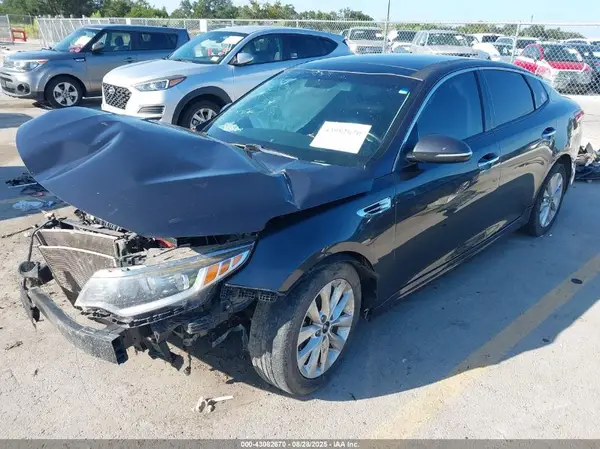 5XXGT4L31JG244369 2018 KIA OPTIMA - Image 2