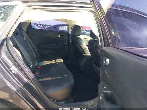 5XXGT4L31JG244369 2018 KIA OPTIMA - Image 8