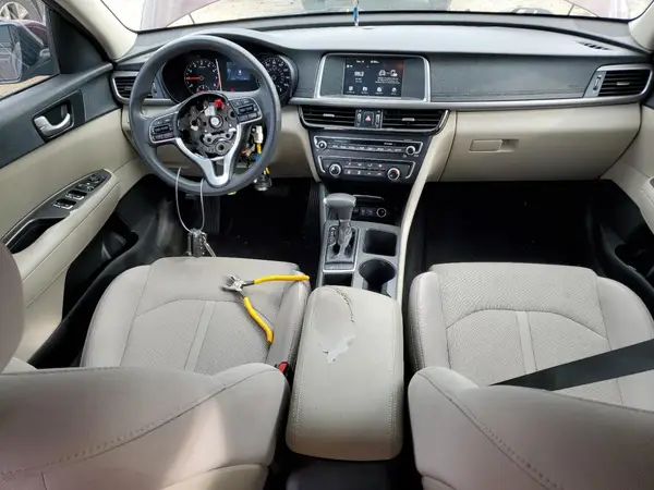 5XXGT4L31JG247465 2018 KIA OPTIMA - Image 8