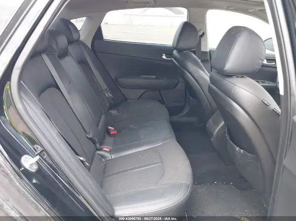5XXGT4L31JG247689 2018 KIA OPTIMA - Image 8