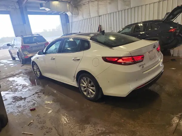 5XXGT4L31JG248096 2018 KIA OPTIMA - Image 2