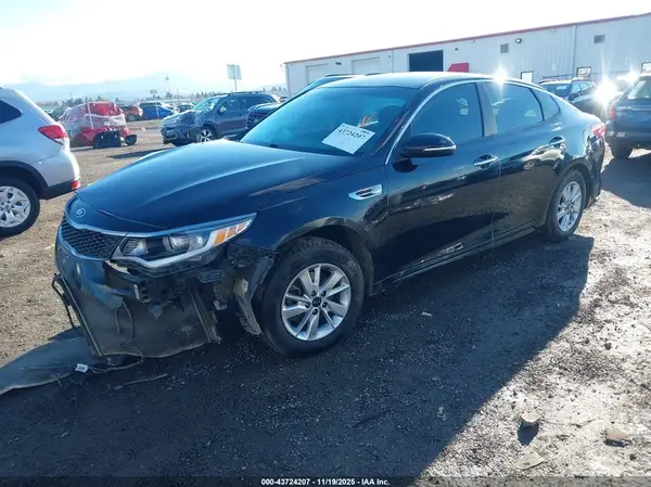 5XXGT4L31JG249653 2018 KIA OPTIMA - Image 2