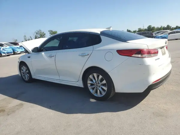 5XXGT4L31JG250933 2018 KIA OPTIMA - Image 2