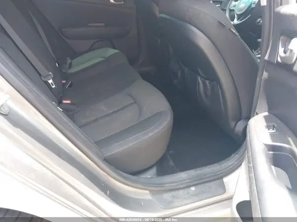 5XXGT4L31JG251211 2018 KIA OPTIMA - Image 8