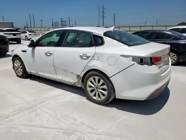 5XXGT4L31JG251418 2018 KIA OPTIMA - Image 2