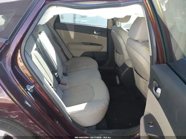 5XXGT4L31JG251743 2018 KIA OPTIMA - Image 8