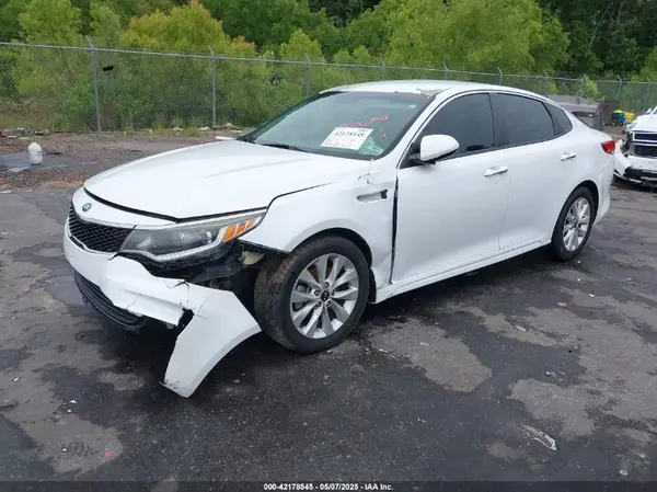 5XXGT4L31JG252892 2018 KIA OPTIMA - Image 2