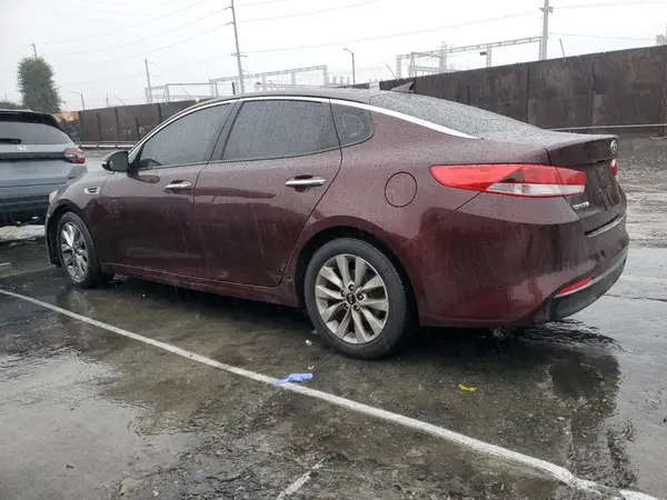 5XXGT4L31JG253153 2018 KIA OPTIMA - Image 2