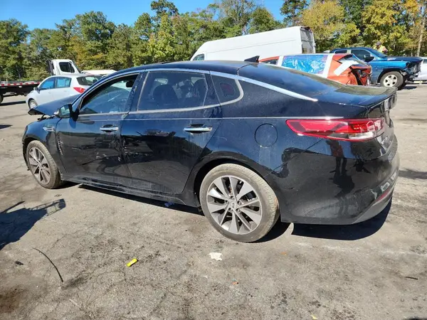 5XXGT4L31JG253377 2018 KIA OPTIMA - Image 2