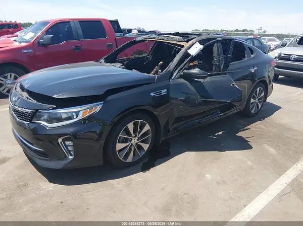 5XXGT4L31JG254786 2018 KIA OPTIMA - Image 2