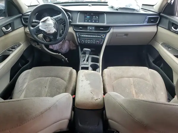 5XXGT4L31JG255288 2018 KIA OPTIMA - Image 8