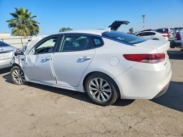 5XXGT4L31JG255906 2018 KIA OPTIMA - Image 2