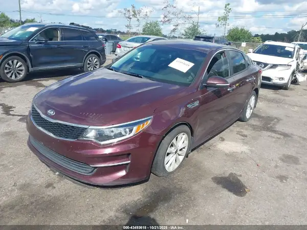 5XXGT4L31JG256831 2018 KIA OPTIMA - Image 2