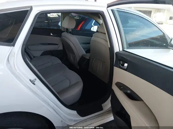 5XXGT4L31JG256991 2018 KIA OPTIMA - Image 8