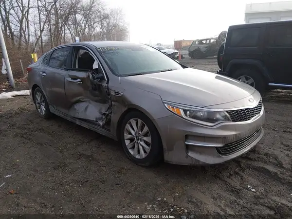 5XXGT4L31JG258000 2018 KIA OPTIMA - Image 1