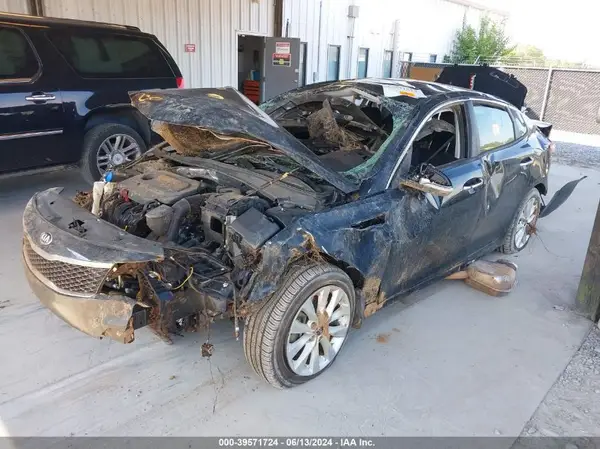 5XXGT4L31JG258840 2018 KIA OPTIMA - Image 2