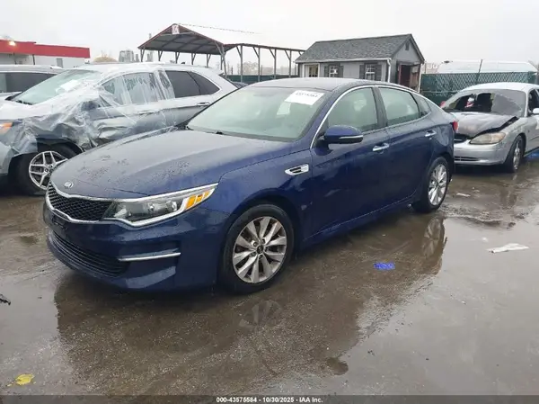 5XXGT4L31JG258904 2018 KIA OPTIMA - Image 2