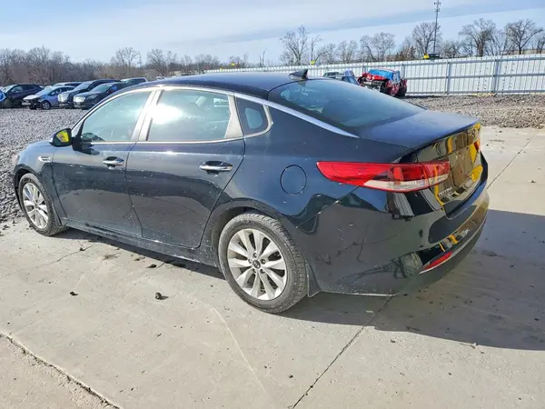 5XXGT4L31JG259714 2018 KIA OPTIMA - Image 2