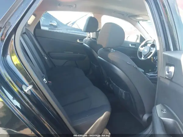 5XXGT4L31JG259728 2018 KIA OPTIMA - Image 8