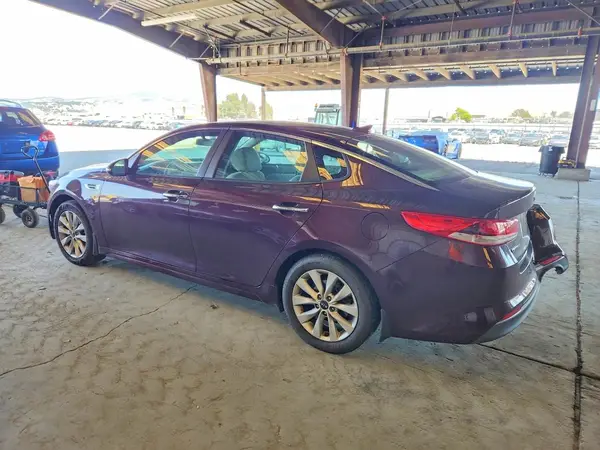 5XXGT4L31JG261723 2018 KIA OPTIMA - Image 2