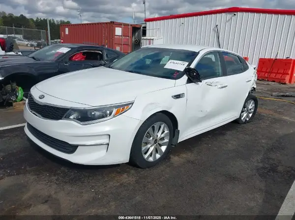 5XXGT4L31JG264380 2018 KIA OPTIMA - Image 2