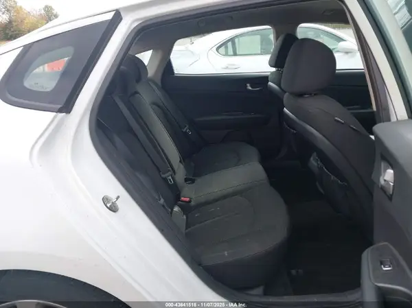 5XXGT4L31JG264380 2018 KIA OPTIMA - Image 8
