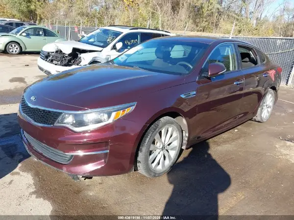 5XXGT4L31JG264671 2018 KIA OPTIMA - Image 2