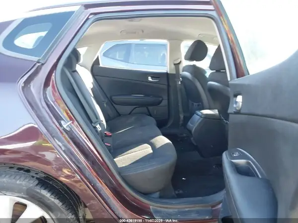 5XXGT4L31JG264671 2018 KIA OPTIMA - Image 8