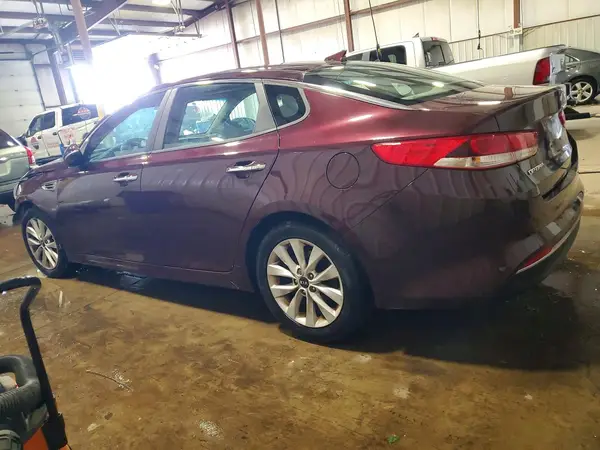 5XXGT4L31JG265285 2018 KIA OPTIMA - Image 2