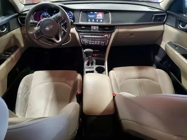 5XXGT4L31JG265285 2018 KIA OPTIMA - Image 8