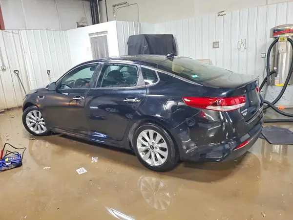 5XXGT4L31JG265853 2018 KIA OPTIMA - Image 2