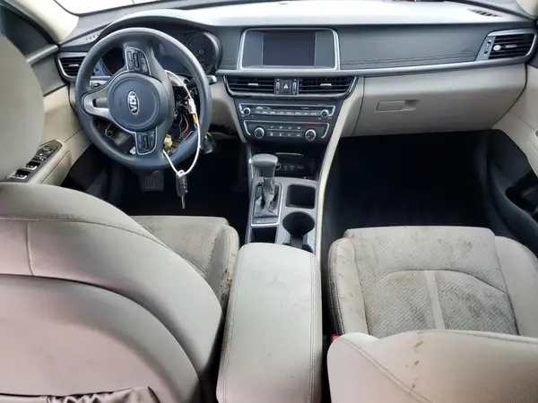 5XXGT4L31JG265884 2018 KIA OPTIMA - Image 8