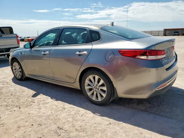 5XXGT4L31JG269563 2018 KIA OPTIMA - Image 2