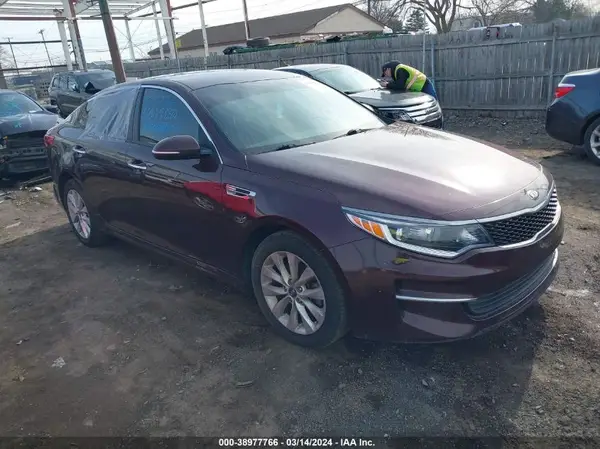 5XXGT4L31JG270700 2018 KIA OPTIMA - Image 1