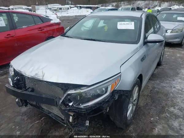 5XXGT4L31JG274181 2018 KIA OPTIMA - Image 2