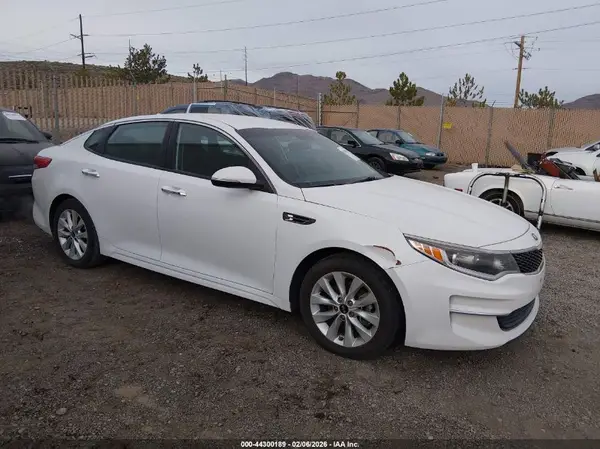 5XXGT4L31JG274696 2018 KIA OPTIMA - Image 1