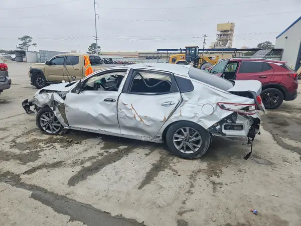 5XXGT4L31KG288017 2019 KIA OPTIMA - Image 2