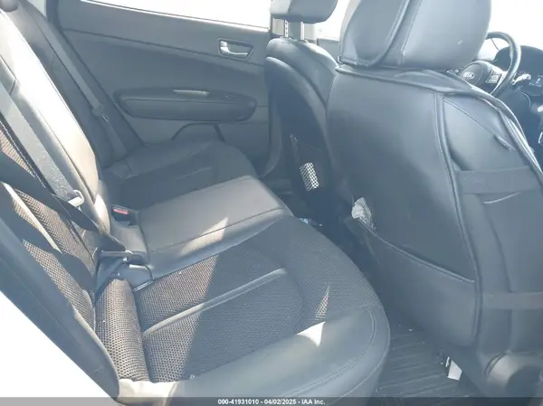 5XXGT4L31KG301090 2019 KIA OPTIMA - Image 8