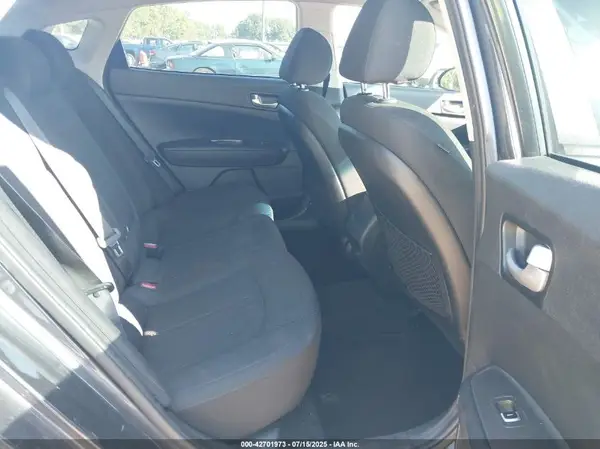 5XXGT4L31KG301624 2019 KIA OPTIMA - Image 8