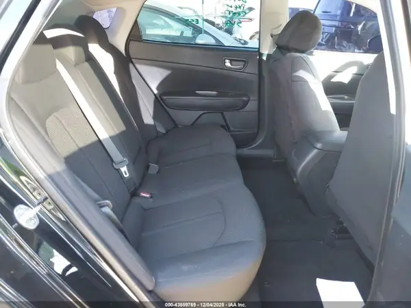 5XXGT4L31KG304023 2019 KIA OPTIMA - Image 8