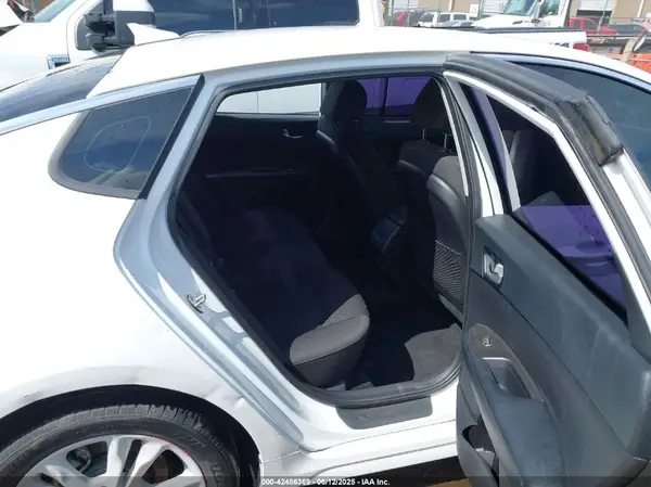 5XXGT4L31KG328158 2019 KIA OPTIMA - Image 8
