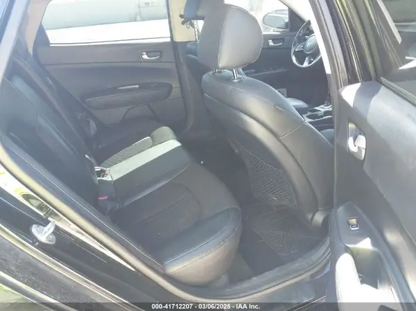 5XXGT4L31KG353576 2019 KIA OPTIMA - Image 8