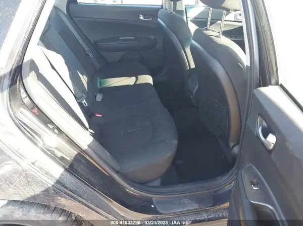 5XXGT4L31KG355781 2019 KIA OPTIMA - Image 8