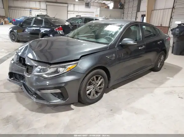 5XXGT4L31LG380875 2020 KIA OPTIMA - Image 2